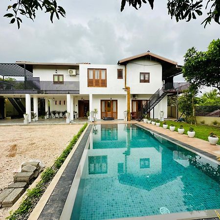 The Villa Kalbashi Kotte - Luxury Stay With Swimming Pool Sri Jayewardenepura Kotte Bagian luar foto