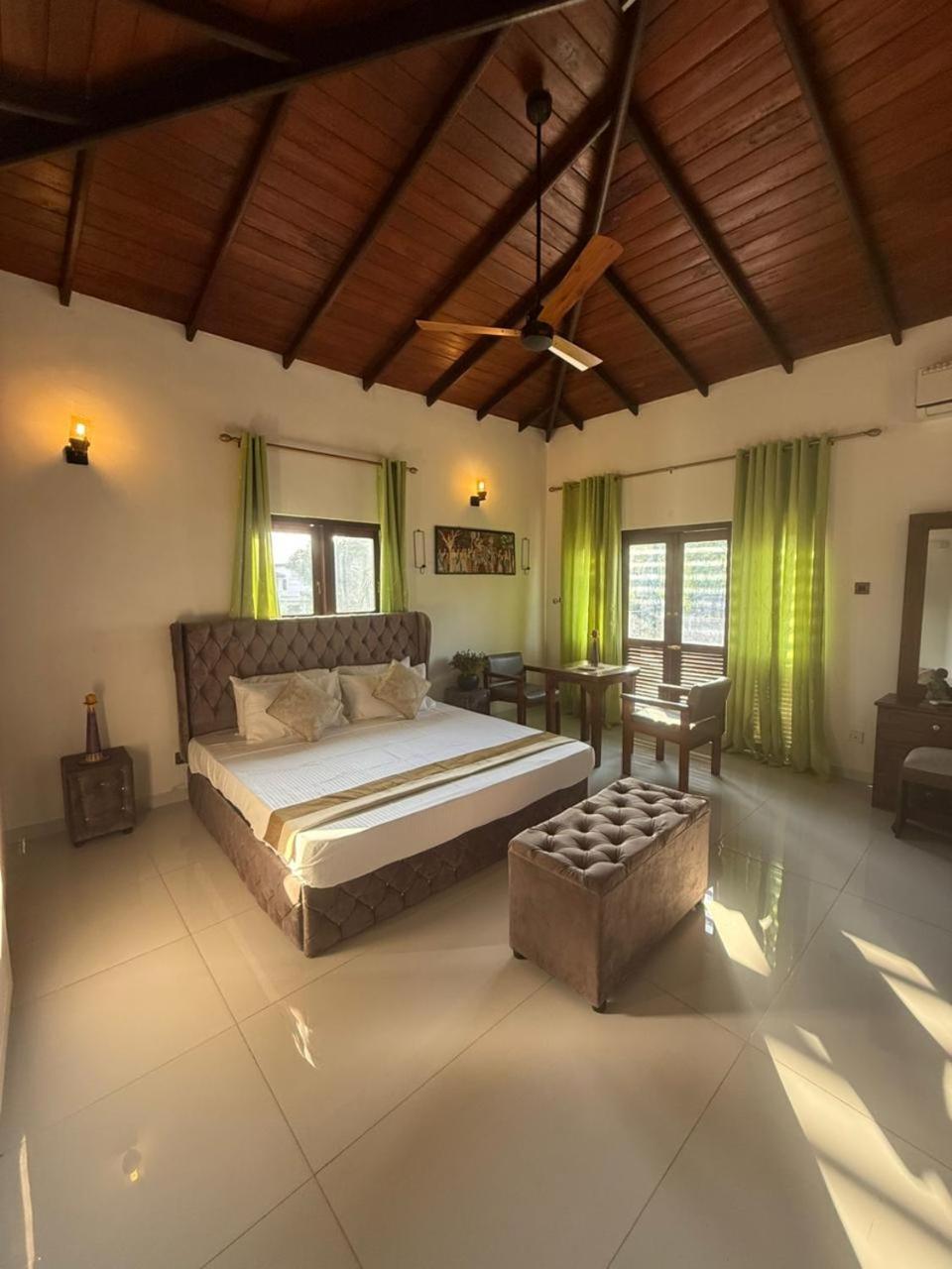 The Villa Kalbashi Kotte - Luxury Stay With Swimming Pool Sri Jayewardenepura Kotte Bagian luar foto